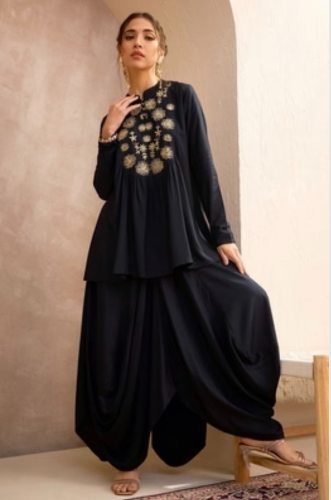 Black Embroidered Punjabi Kurta Set